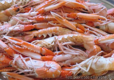 Marisc fresc bullit (nècores, bous de mar, escamarlans i peus de cabra comú o percebes)